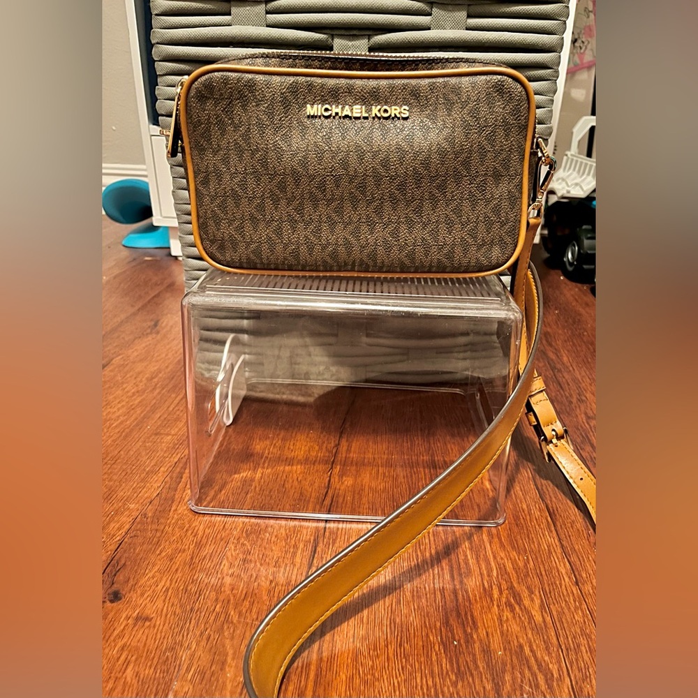 Michael Kors Connie monogram camera bag in acorn